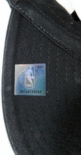 47 כובע כובע שחור של דטרויט פיסטונס מתכווננים נחתם על ידי וויין אלינגטון - כובעי NBA עם חתימה
